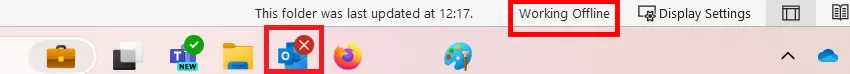 Outlook status bar showing ‘Offline’ status