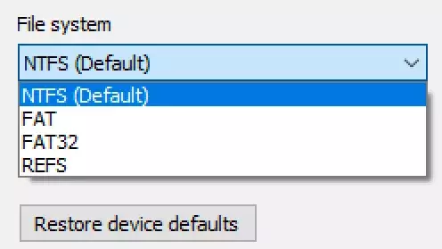 Windows 10: formatting of USB drive